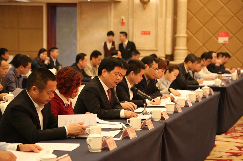 全国政协委员、民建中央常委、中华职业教育社副理事长、民建四川省委副主委、四川现代教育集团董事长苏华受邀参加会议并作为德阳市非公有制经济人士的代表第一个做了发言。_副本.jpg